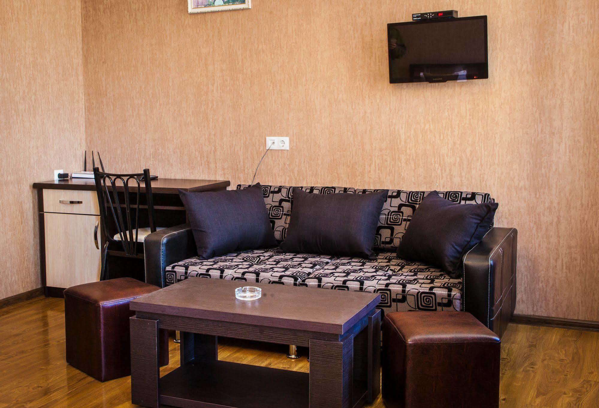 Flamingo Hotel Tbilisi Eksteriør bilde